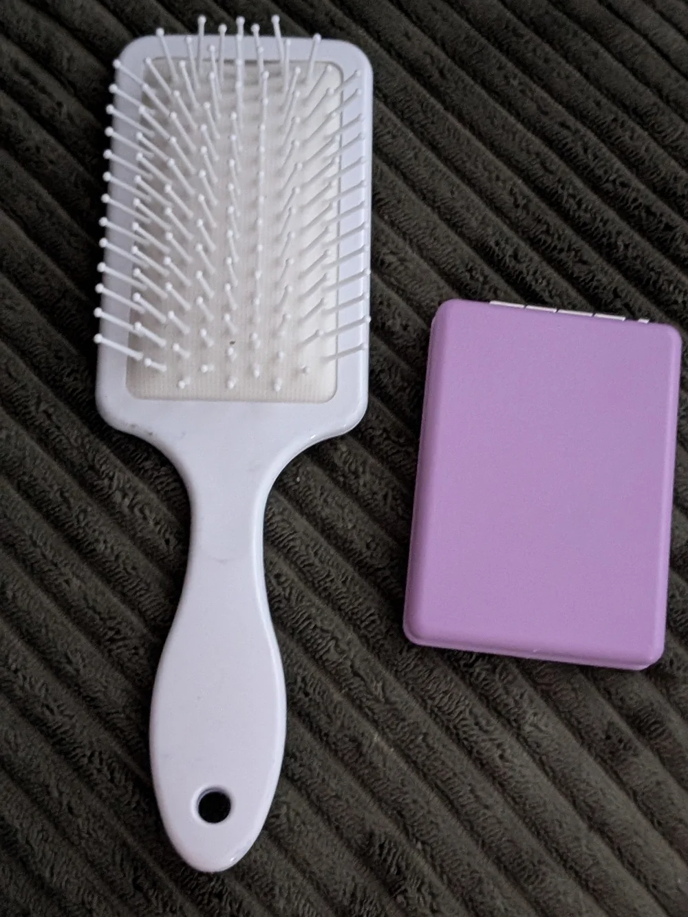 New K-pop Demon Hunters Brush And Compact Mirror